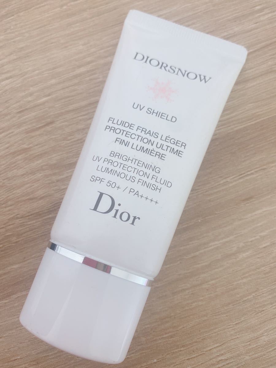 新品未使用 薬用日焼け止め ディオール スノー UVシールド50 Dior に