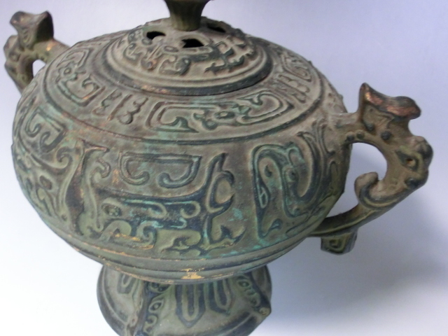 香炉 古い青銅 古代文 耳付き 火器 古壷 手焙 花器 置物 オブジェ 古美術 時代物 骨董品