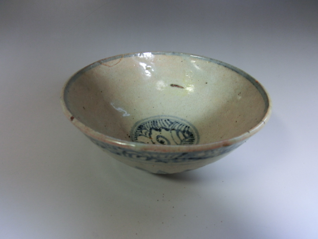 茶碗■安南染付鉢 花唐草 時代物 平鉢 古玩 骨董品 古美術 青華 傷有■_画像5