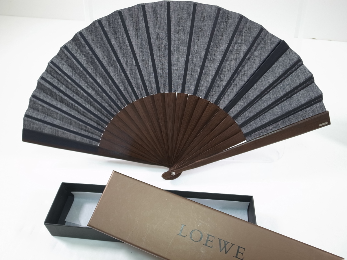 新作2023 LOEWE LOEWE 扇子 (レザーケース付)の通販 by scarlet's shop｜ロエベならラクマ 