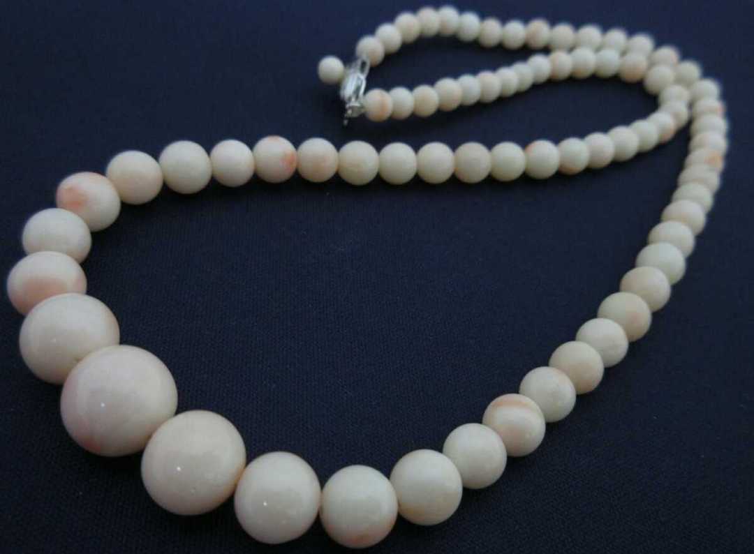 [TOP].. coral 22.8g necklace loose bracele netsuke s138.