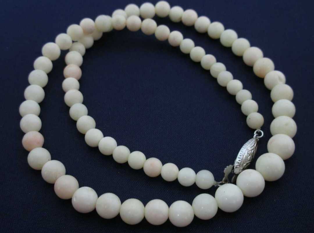 [TOP].. coral 21.5g necklace loose bracele netsuke i485.