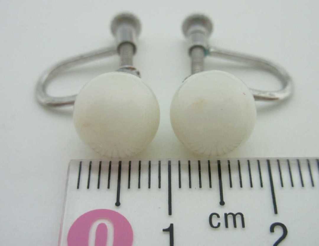 [TOP].. coral earrings set loose netsuke d646.