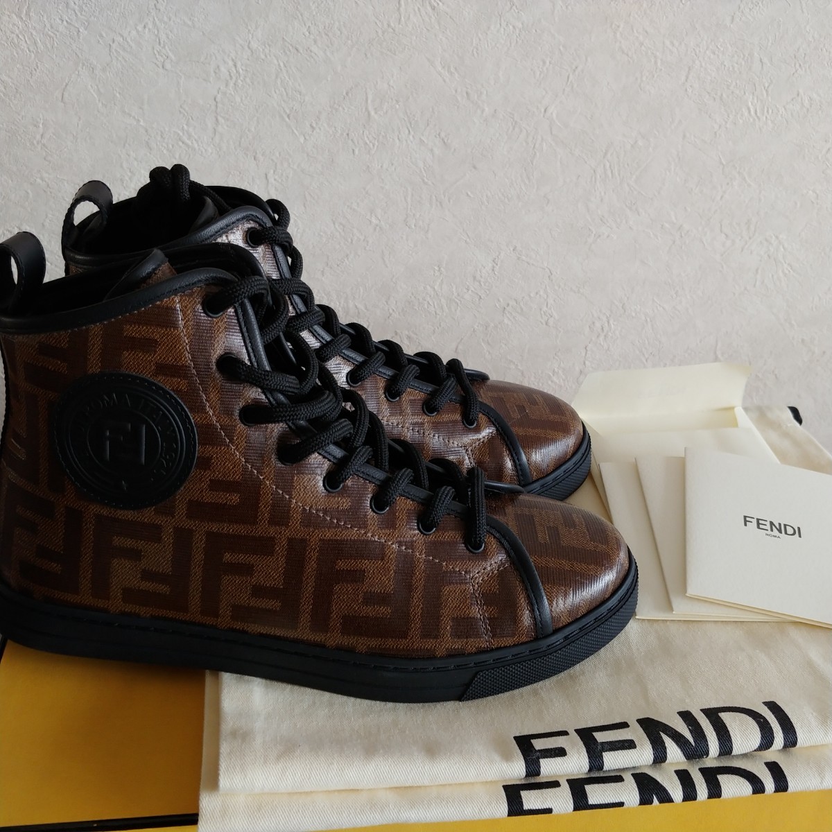 FENDI　フェンディ　ズッカ　ハイカットスニーカー