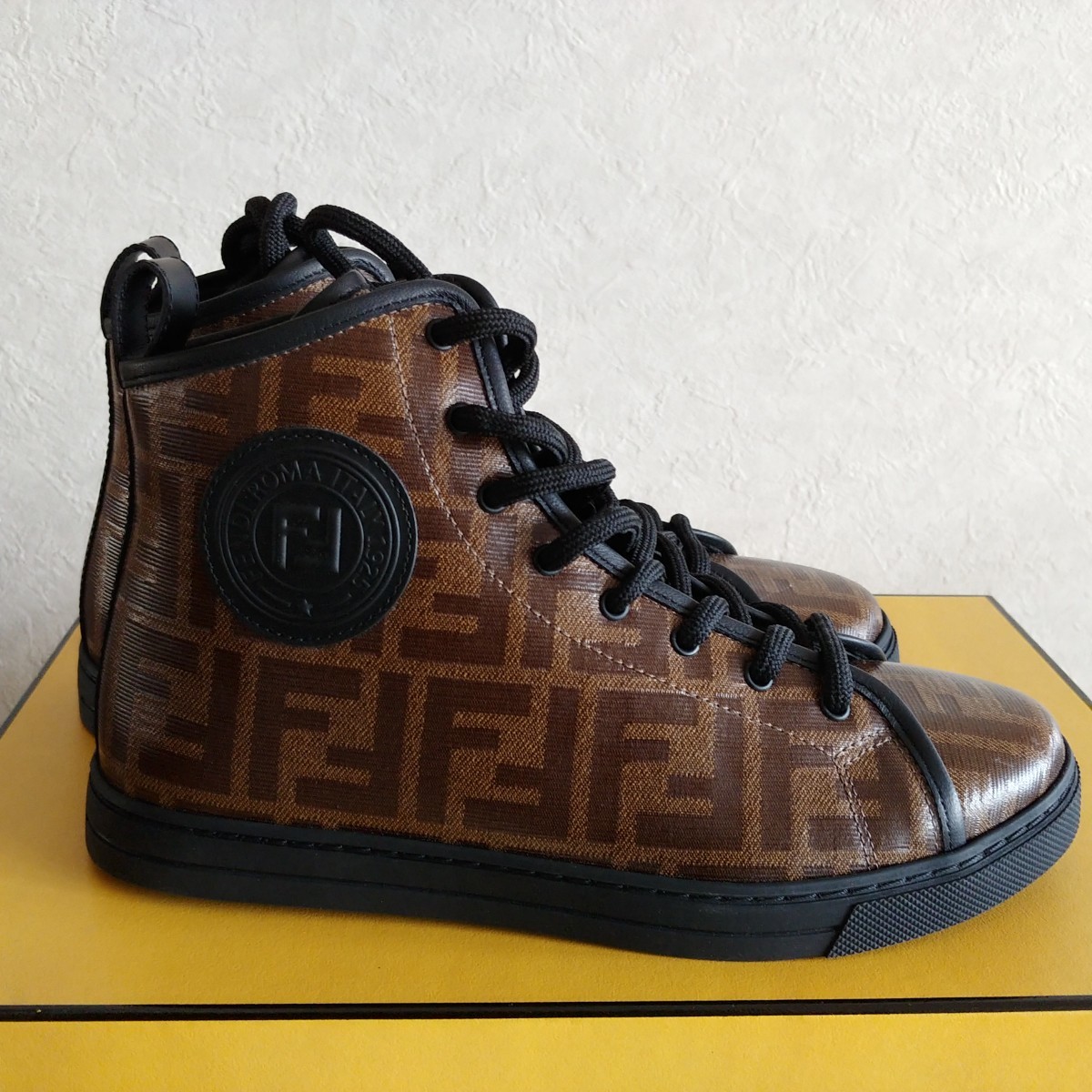 FENDI フェンディ ズッカ ハイカットスニーカー | contifarma.pe
