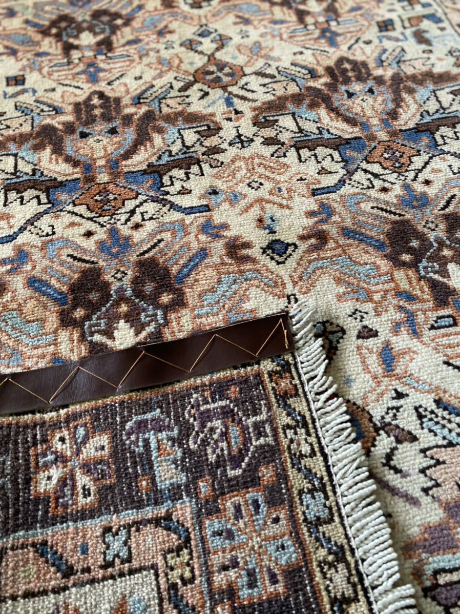 ヴィンテージ ガラジェ産 ペルシャ絨毯 134×109cm