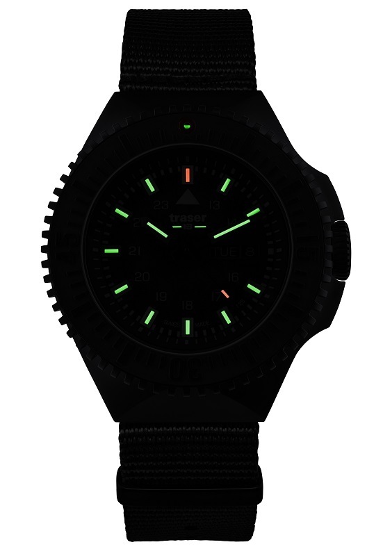 TRASER トレーサー　腕時計　メンズ　クォーツ　P69 BLACK STEALTH BLACK NATO　9031598【国内正規】_画像3
