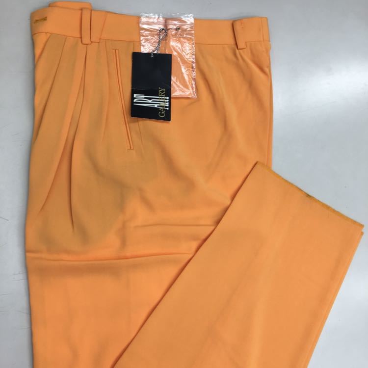 新品　未使用　日本製 スラックス ゴルフパンツ オレンジシャーベット色 サイズ79 4タックボックスタック オシャレループ サラサラ生地_画像4