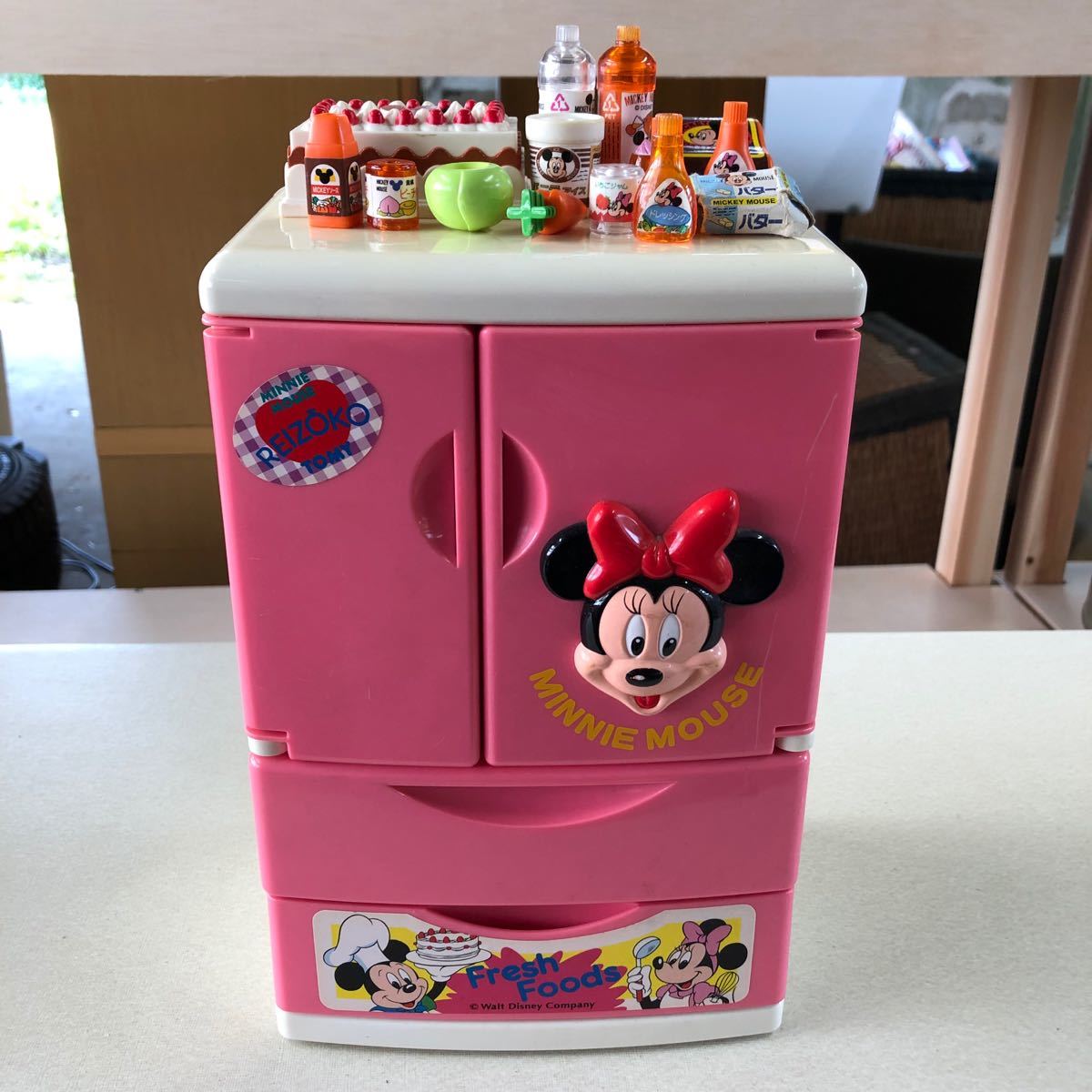 ディズニー　ミニーマウス冷蔵庫　キッチン　おもちゃ箱　おままごと ネオンピンク