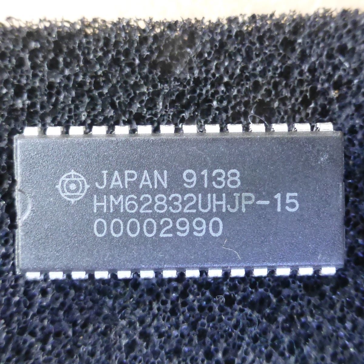 爆売り！ HM62832UHJP-15 Hitachi 256k 26個 送料込 ×8-bit) (32-kword