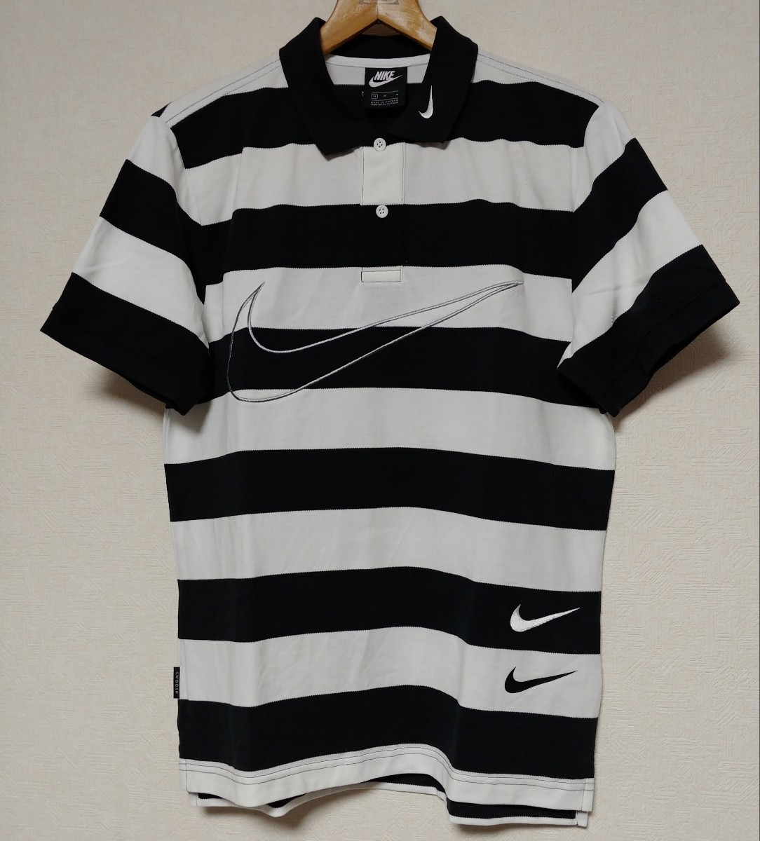 未使用 NIKE ナイキ ビッグスウォッシュ ボーダー ポロシャツ M 未使用 NIKE ナイキ ビッグスウォッシュ ボーダー ポロシャツ M