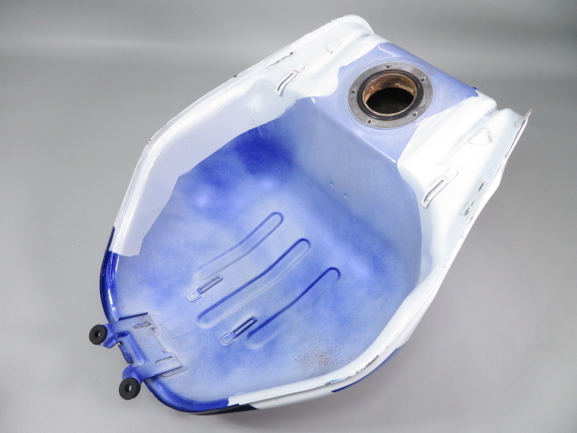 GSX R1000 (K1/K2)ガソリンタンク Yahoo!オークション - GSX-R1000 K1 K2 GT74A 純正 ガソリンタンク