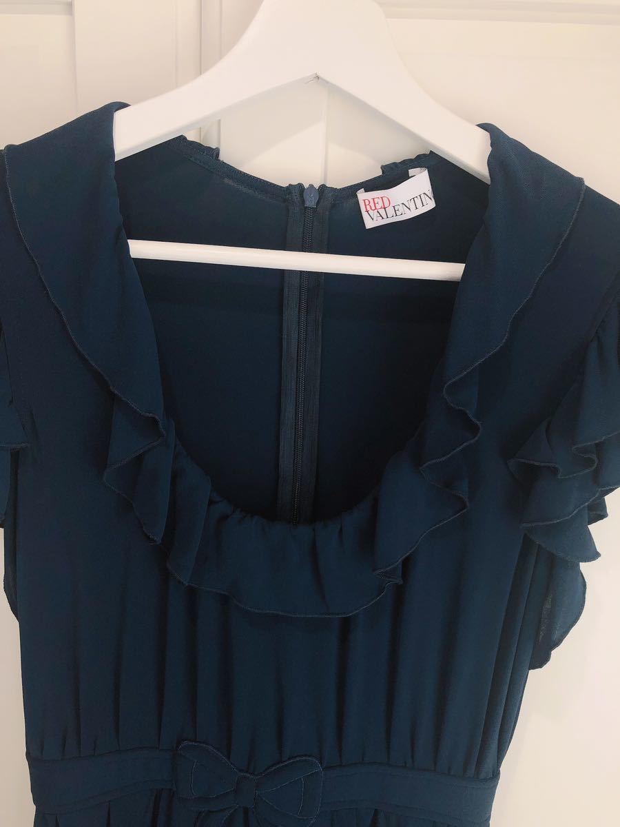  unused red Valentino REDVALENTINO short sleeves One-piece navy blue plain embroidery ribbon 