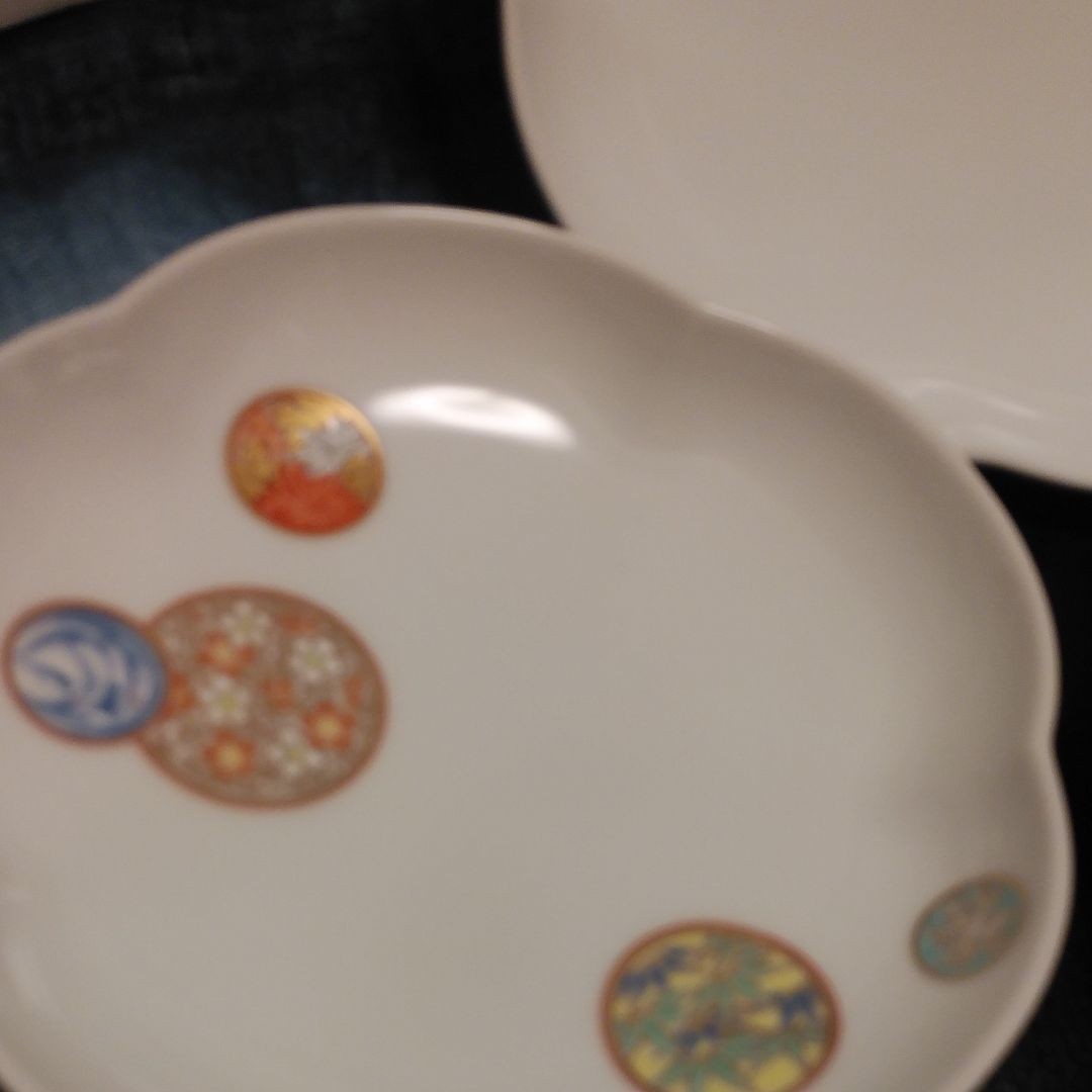 新品】深川製磁 寿赤絵 ①祝組皿 ②梅型6号鉢 計 3点セット 新品】深川製磁 寿赤絵 ①祝組皿 ②梅型6号鉢 計 3点セット