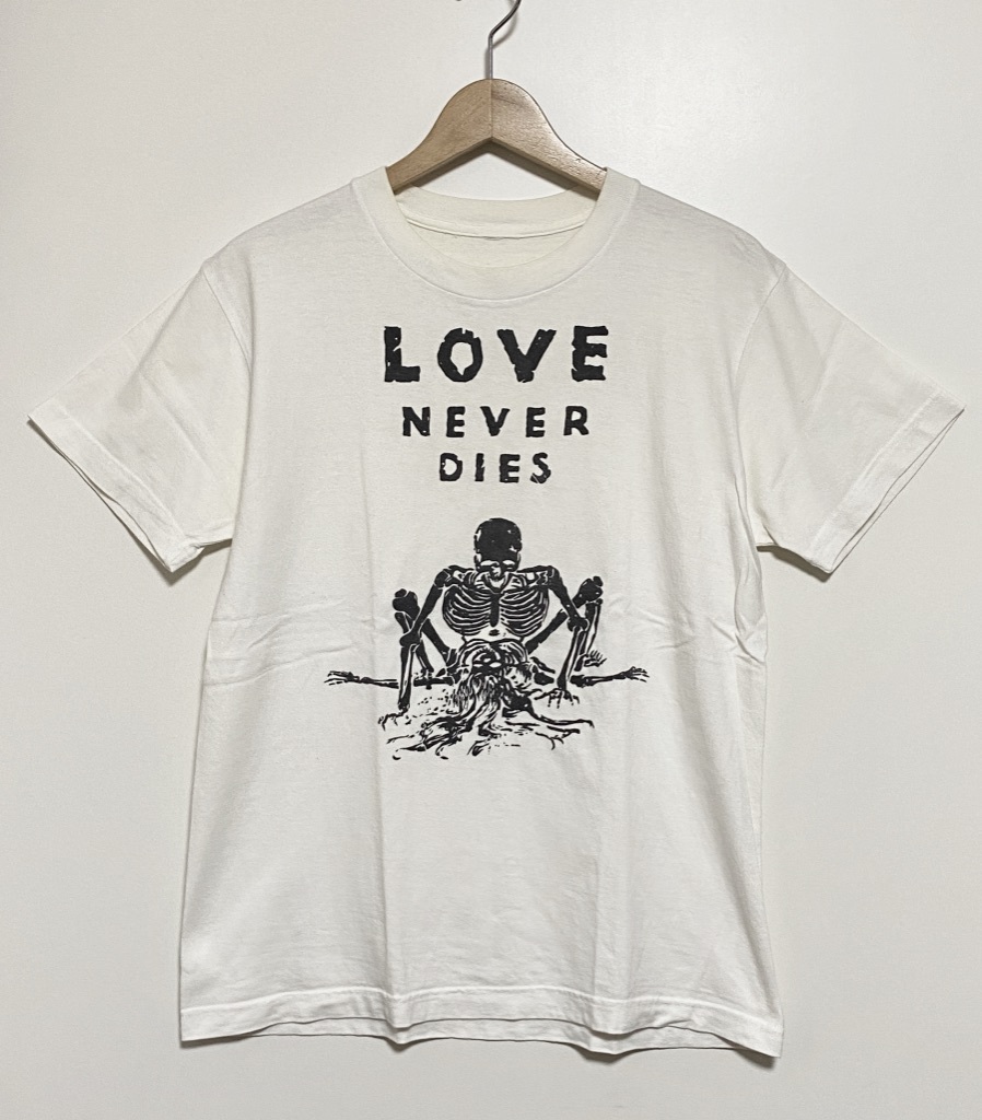 90's ビンテージ☆LOVE NEVER DIES スカルプリント 半袖Tシャツ 白 ホワイト 骸骨 モノクロ 白黒_画像1