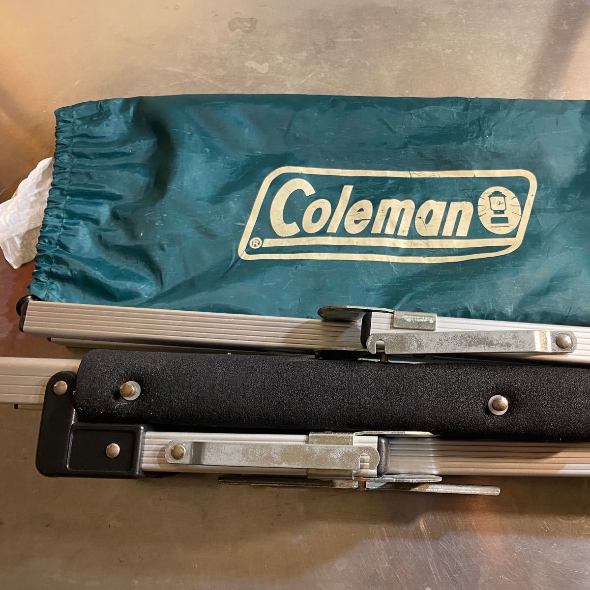 ●早い者勝ち　Coleman コールマン　クーラースタンド　 クーラーボックス　冷却力アップ　スチールベルトクーラー