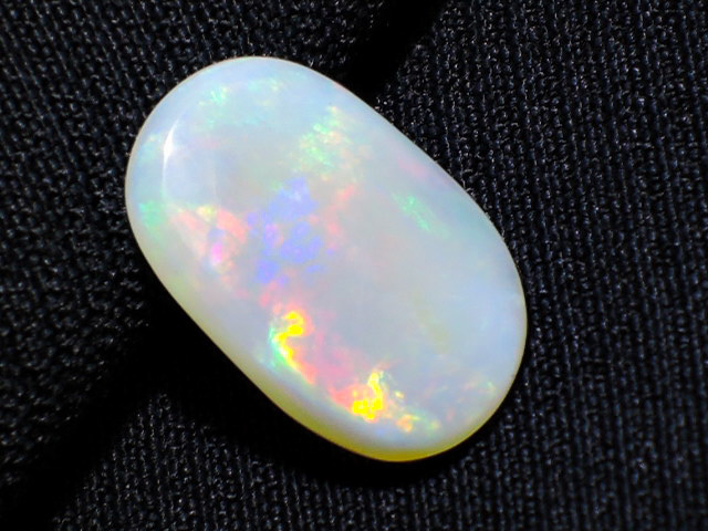 高い品質 ☆オーストラリアンファイヤーオパール☆2.15ct/13.6mm