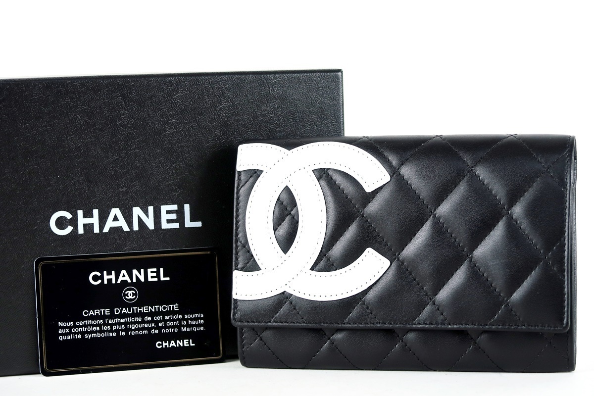 【新品同様・未使用】CHANEL シャネル カンボンライン 二つ折り財布 ブランドウォレット ココマーク マトラッセ【IZ1】_画像1