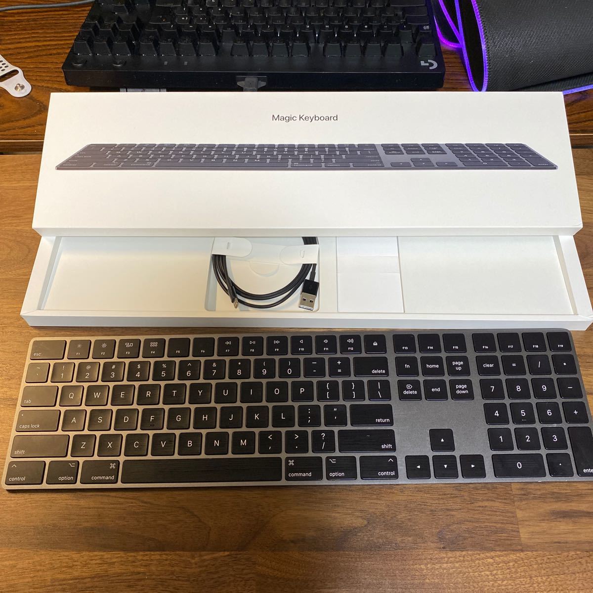 【Apple】Magic Keyboard テンキー付US配列 スペースグレイ