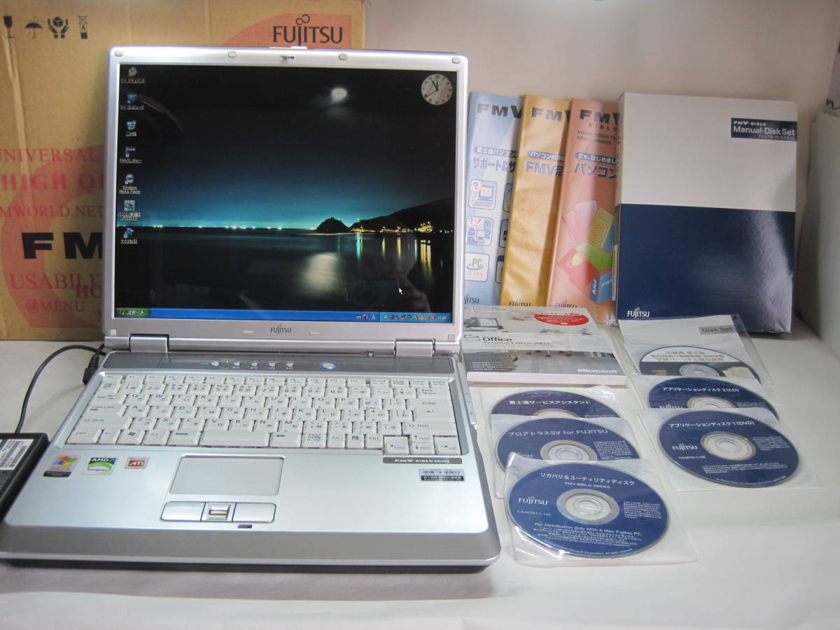 すぐ使えます Win Xp Home Edition　箱～付属品１式付で非常にきれいな映りと外観 メモリ増設 DVDマルチ　富士通NB40S '06年