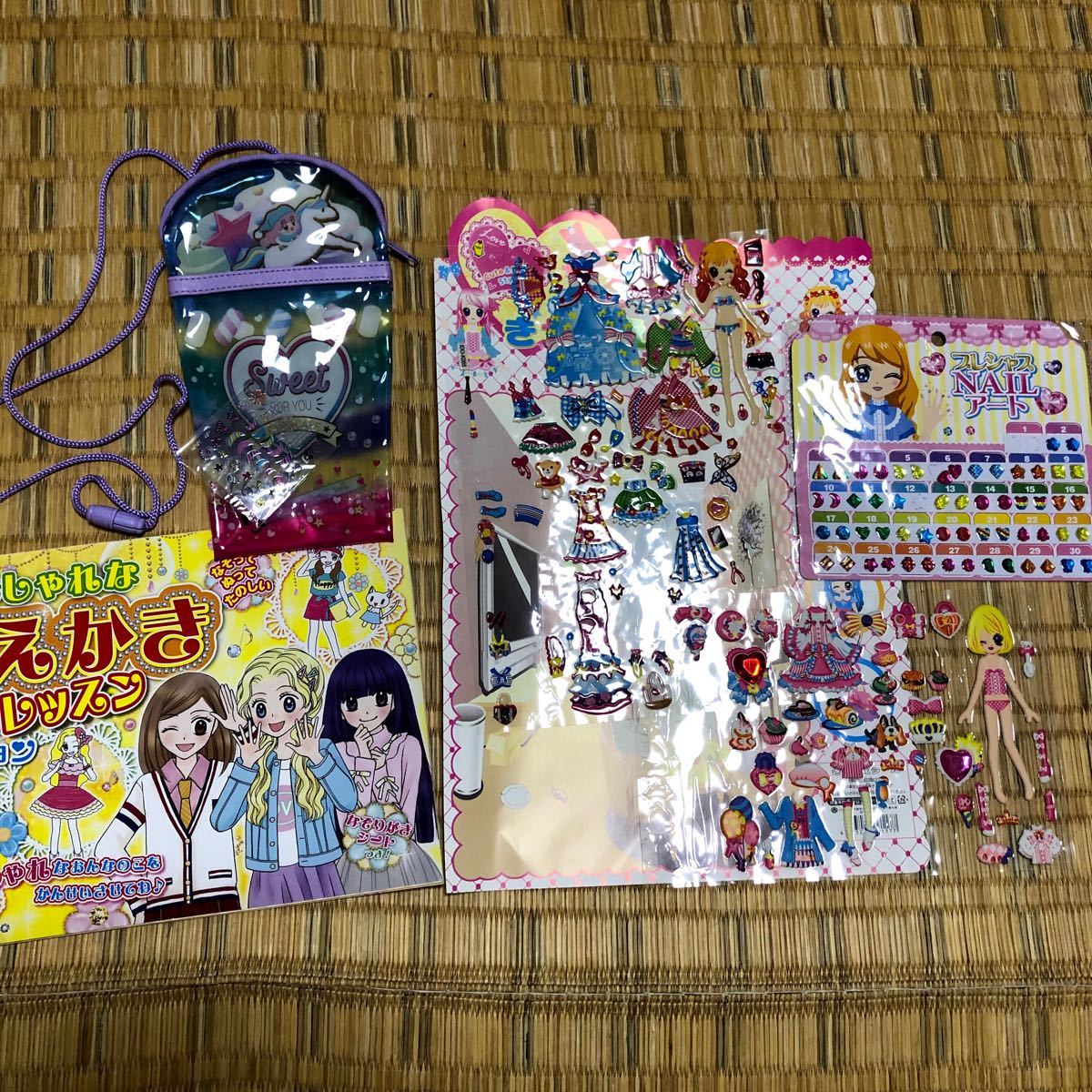 Paypayフリマ 女の子セット 着せ替えシール ミニカバン お絵かきレッスン Paypayフリマ 女の子セット 着せ替えシール ミニカバン お絵かきレッスン