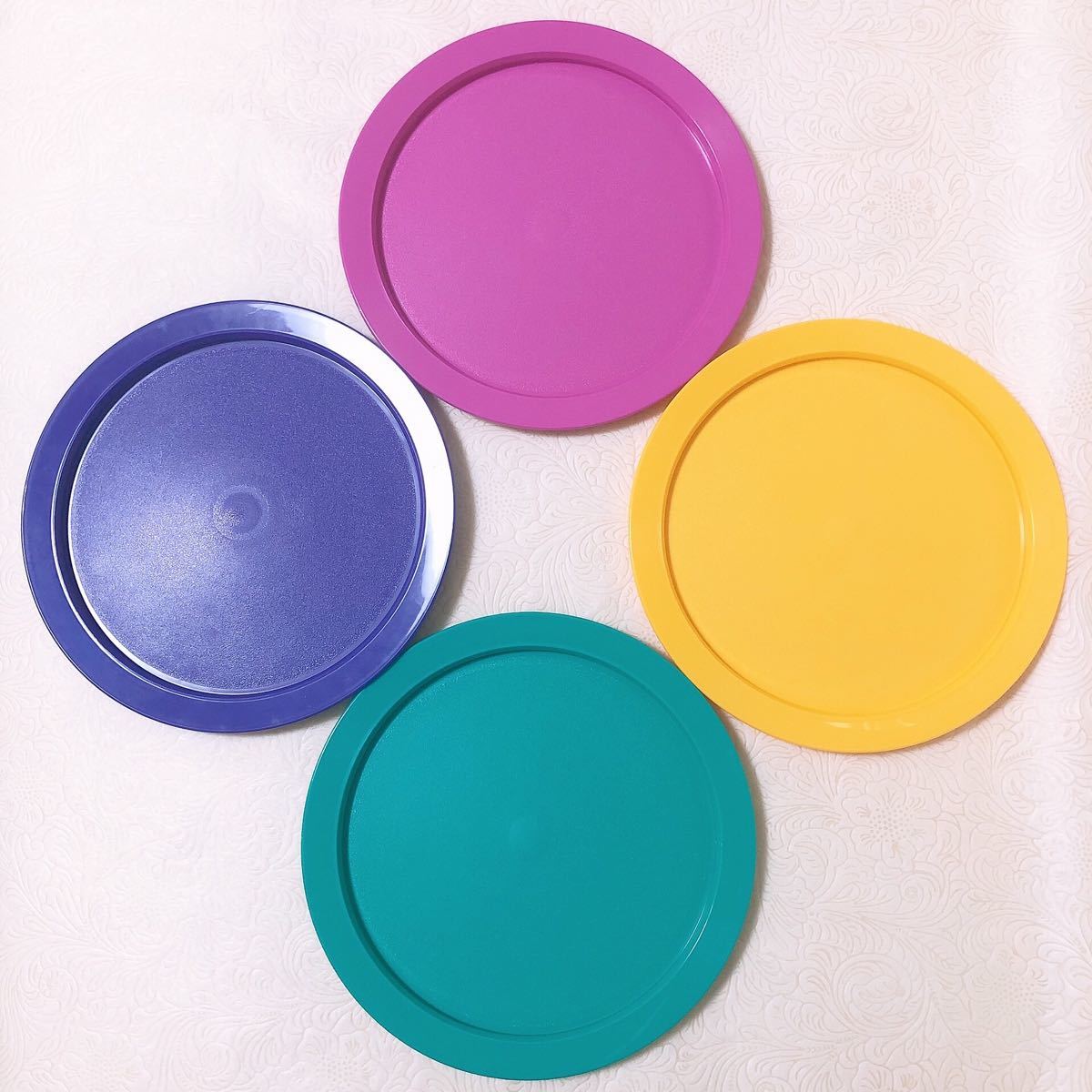 タッパーウェア　プラスチック食器　皿　スプーン　フォーク　コップ　カトラリー　新品未使用　カトラリーセット Tupperware