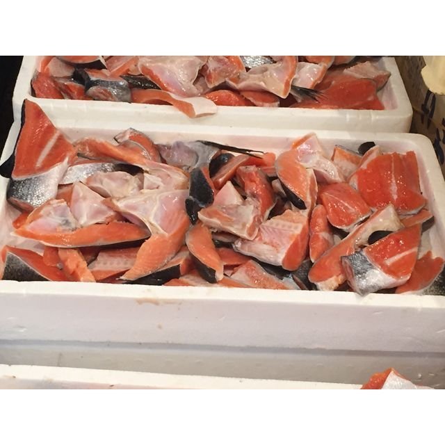  鮭 カマ・切身 切り落とし 甘塩 たっぷり 1kg-1.5kg 未使用_画像2