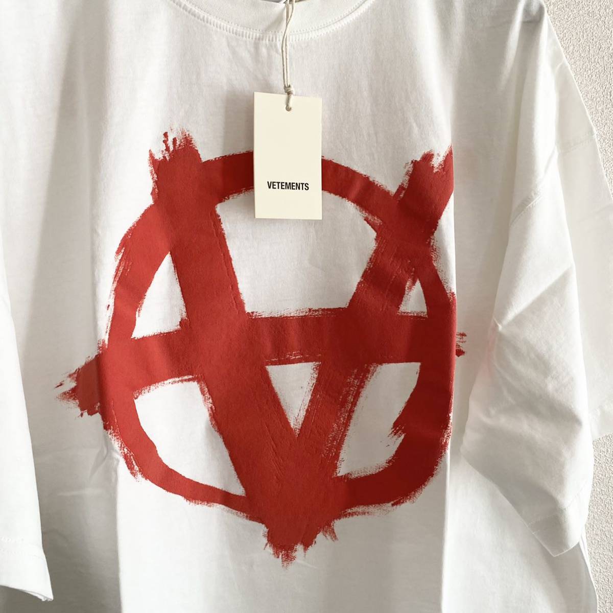 新品100%本物 vetements アナーキー Tシャツ ヴェトモン