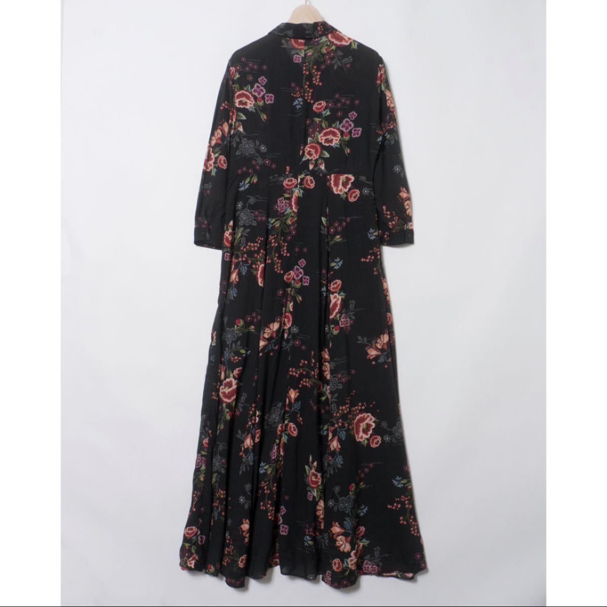 Paypayフリマ Zara Woman ブーケ柄 花柄 ロングシャツワンピース Paypayフリマ Zara Woman ブーケ柄 花柄 ロングシャツワンピース