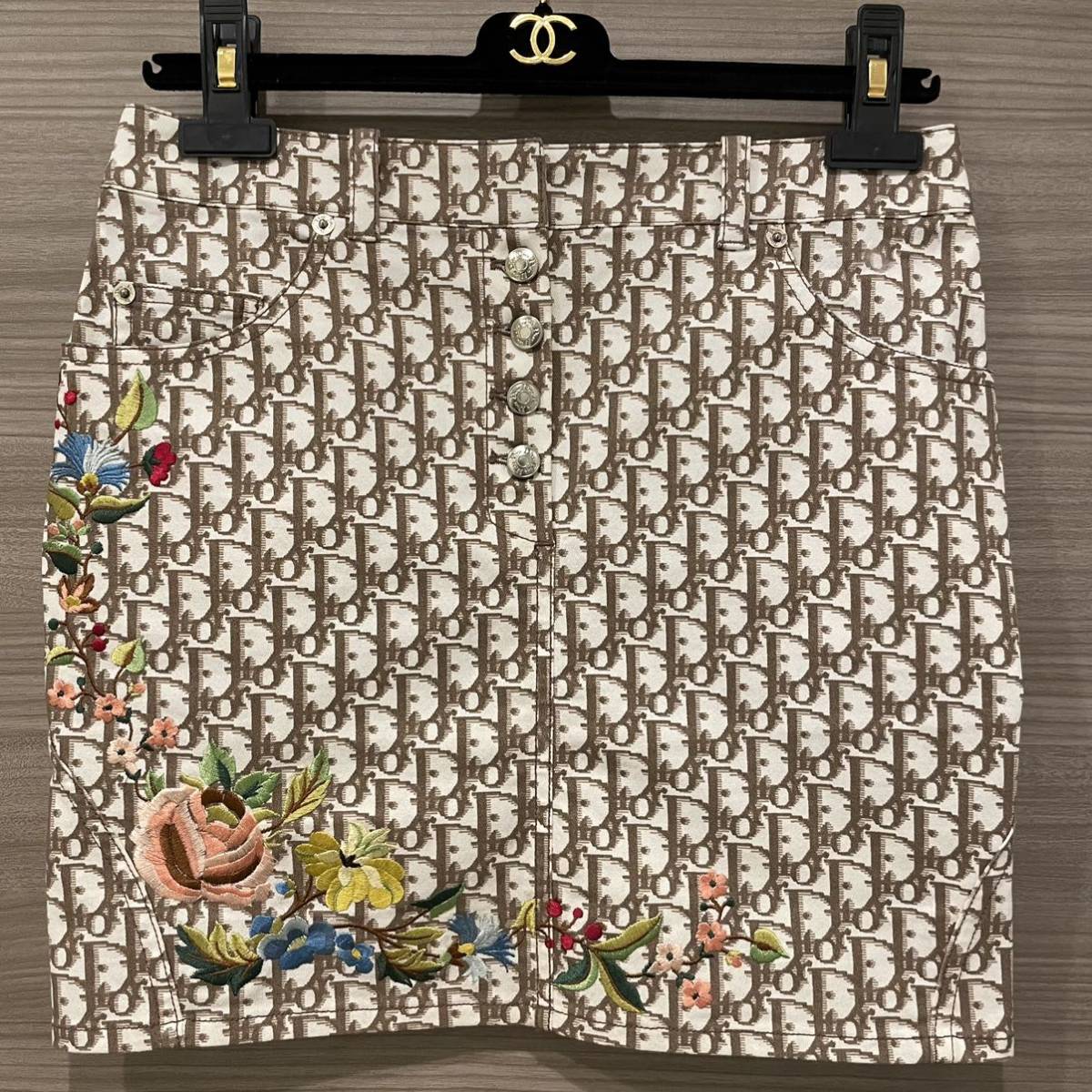 Christian Dior Christian Dior Toro ta- flower embroidery T-shirt skirt setup 