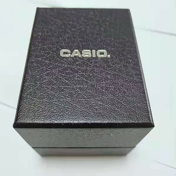 美品　カシオ　CASIO　LINEAGE　LIW-120　腕時計　稼働中