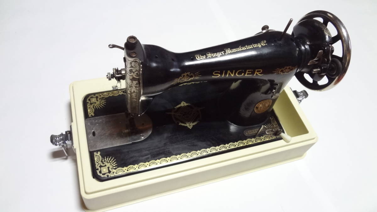 ** retro SINGER sewing machine 15K83 (.. eyes type ) * electric modified goods **