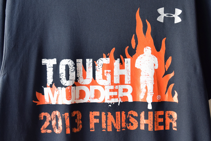 【送料無料】UNDER ARMOUR アンダーアーマー Tシャツ TOUGH MUDDER 2013 FINISHER スポーツシャツ マラソン スポンサー 半袖 古着 BB0101