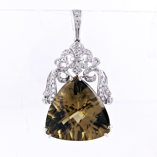 40909円 K18WG ☆ペンダントトップ 天然クオーツ22.85ct 40909円 K18WG ☆ペンダントトップ 天然クオーツ22.85ct