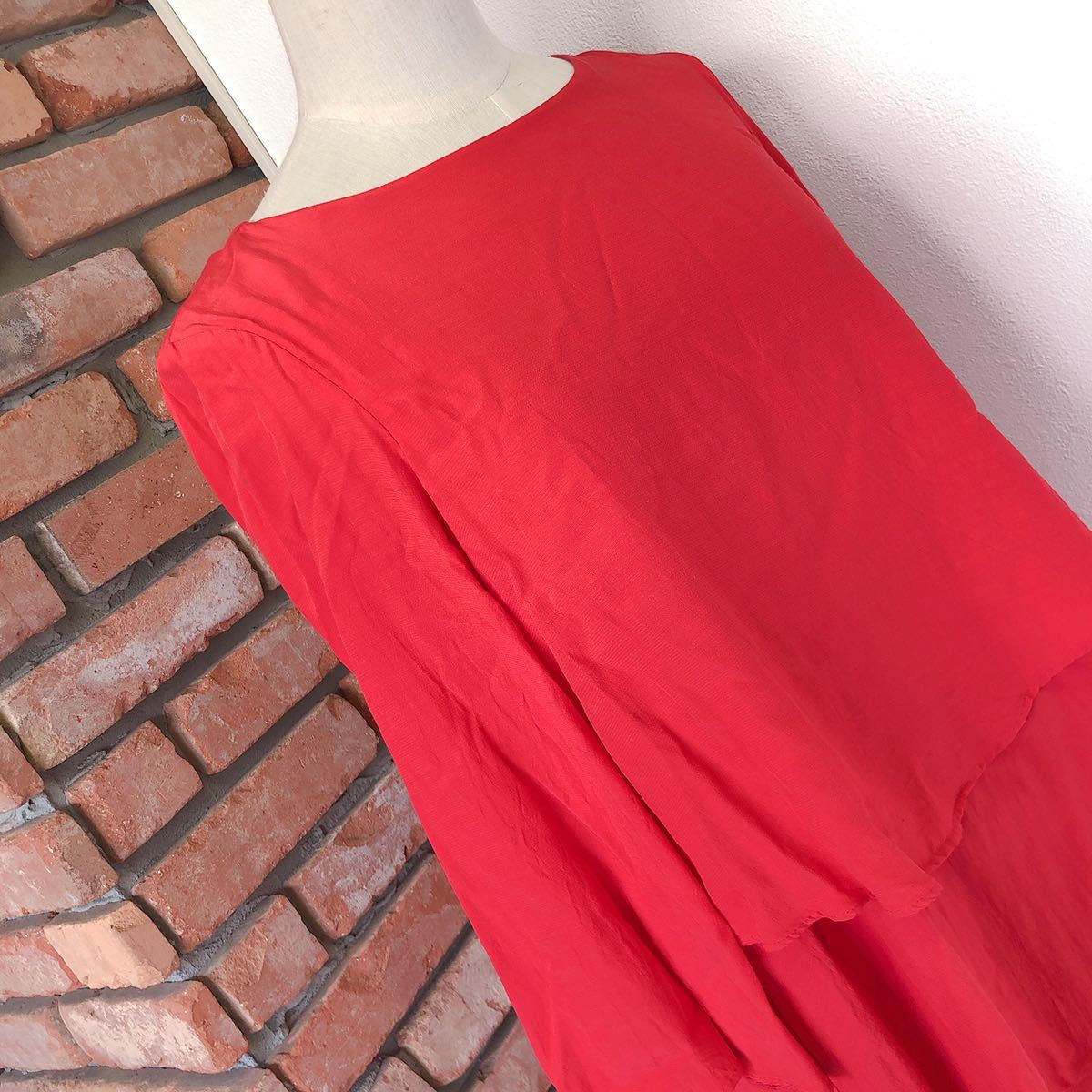 海外で買 ZARA ベルベット パフワンピース レッド XS www.villademar.com