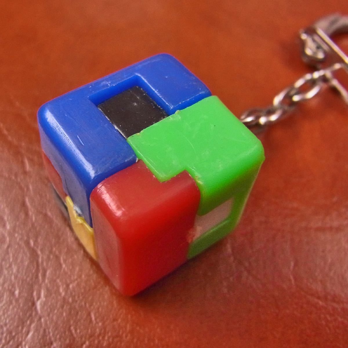 昭和40年代 ミニ立体パズル キーホルダー 昭和レトロ 知恵の玉 正方形 パズルホルダー pazzle key holder
