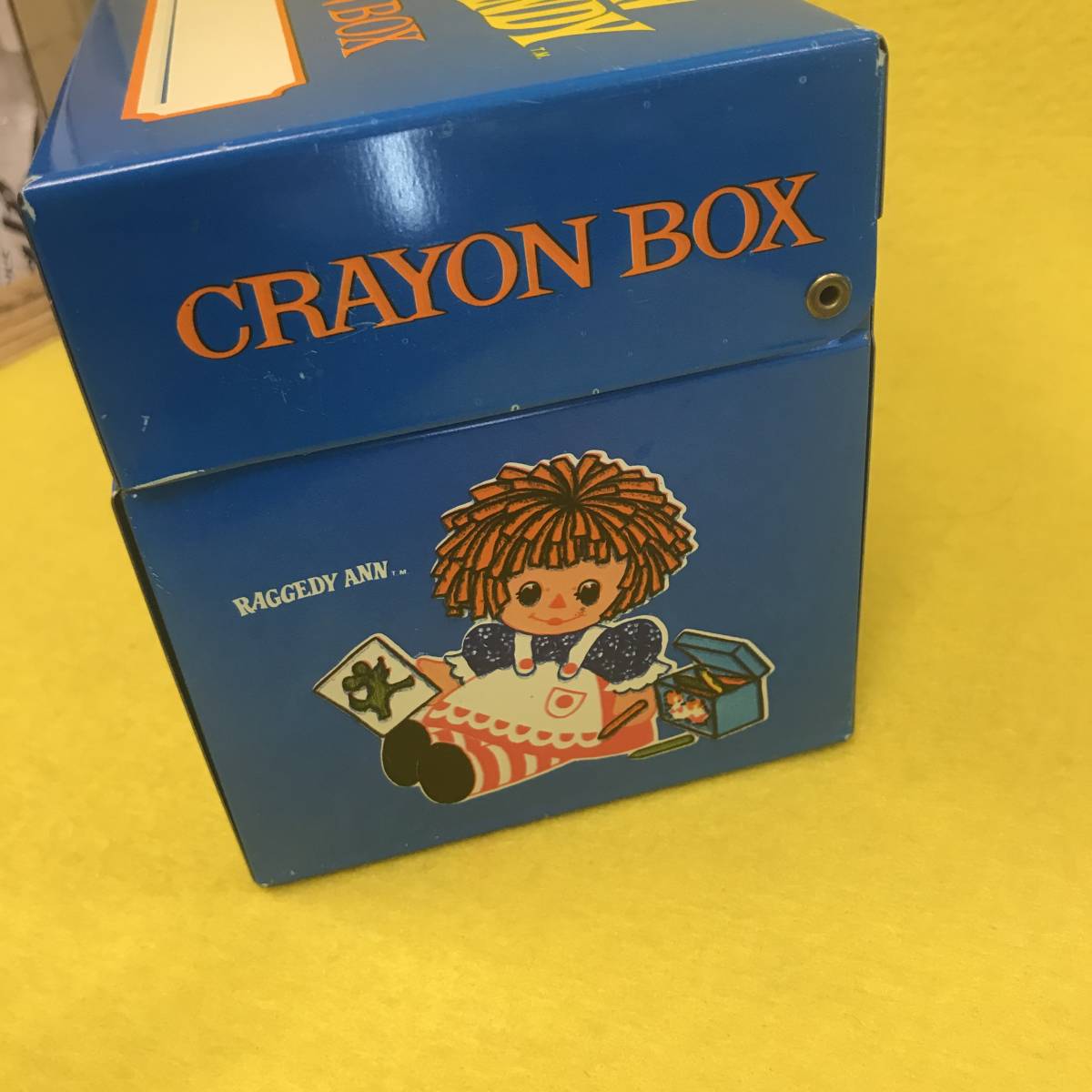 ヴィンテージ☆Raggedy Ann & Andy　ラガディ　アン　CRAYON BOX　ティン缶☆クレヨンボックス、レトロ、カントリー、レシピボックス_画像3