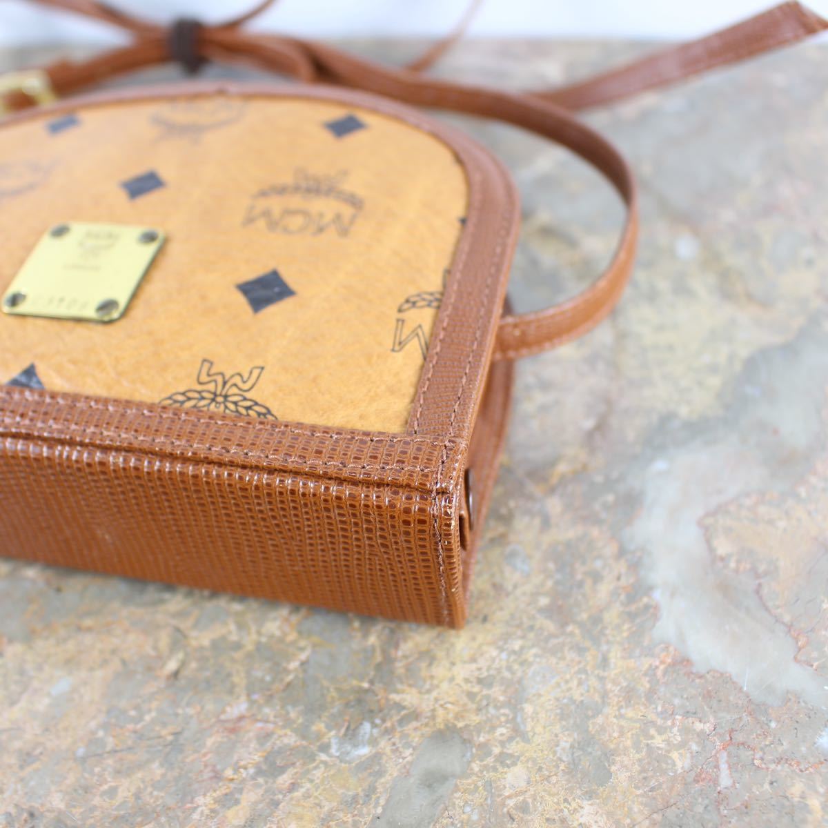 2021年最新海外 MADE MCM エムシーエムレザーロゴショルダーバッグ