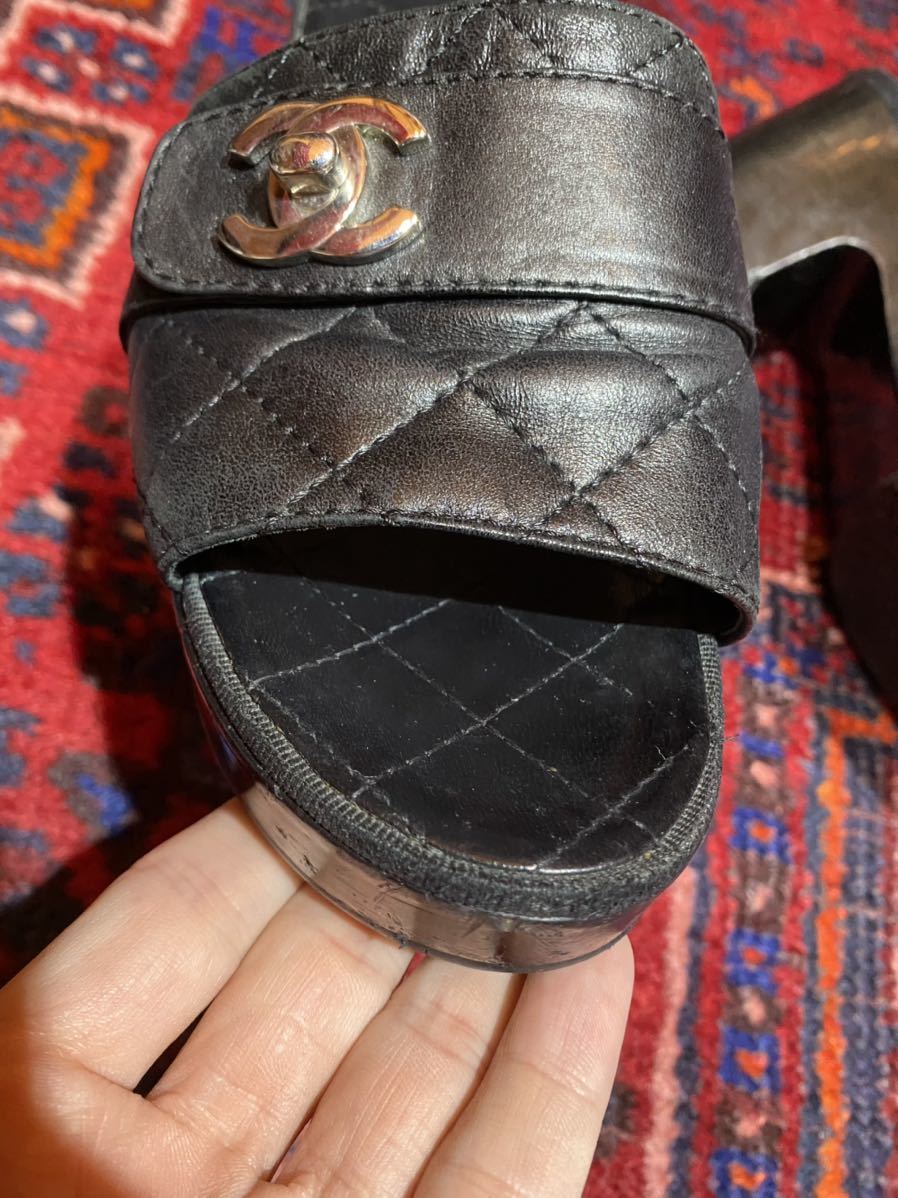 CHANEL TURN LOCK COCO MARC MATERASSE LEATHER SANDALS MADE IN ITALY