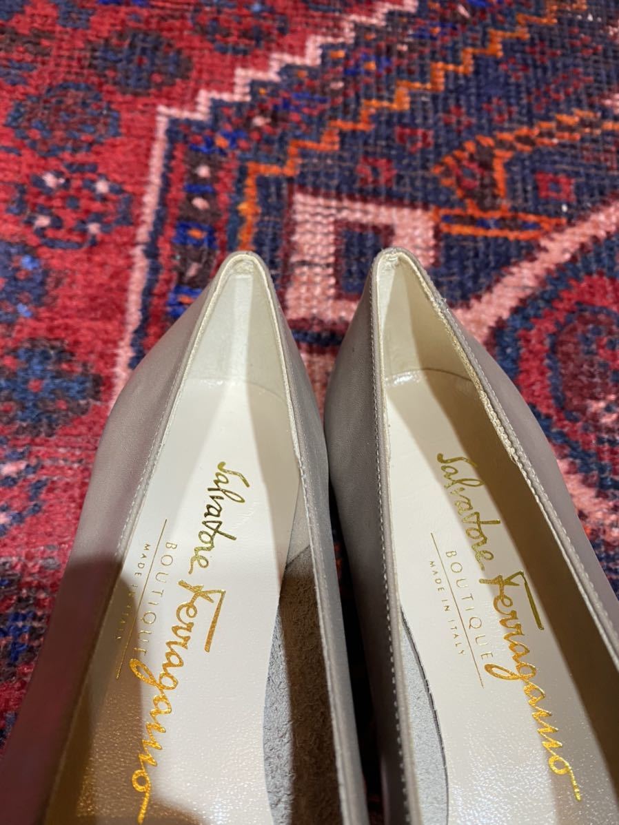 新品Salvatore Ferragamo GRECA LOGO LEATHER PUMPS MADE IN ITALY/サルヴァトーレフェラガモロゴレザーパンプス_画像9