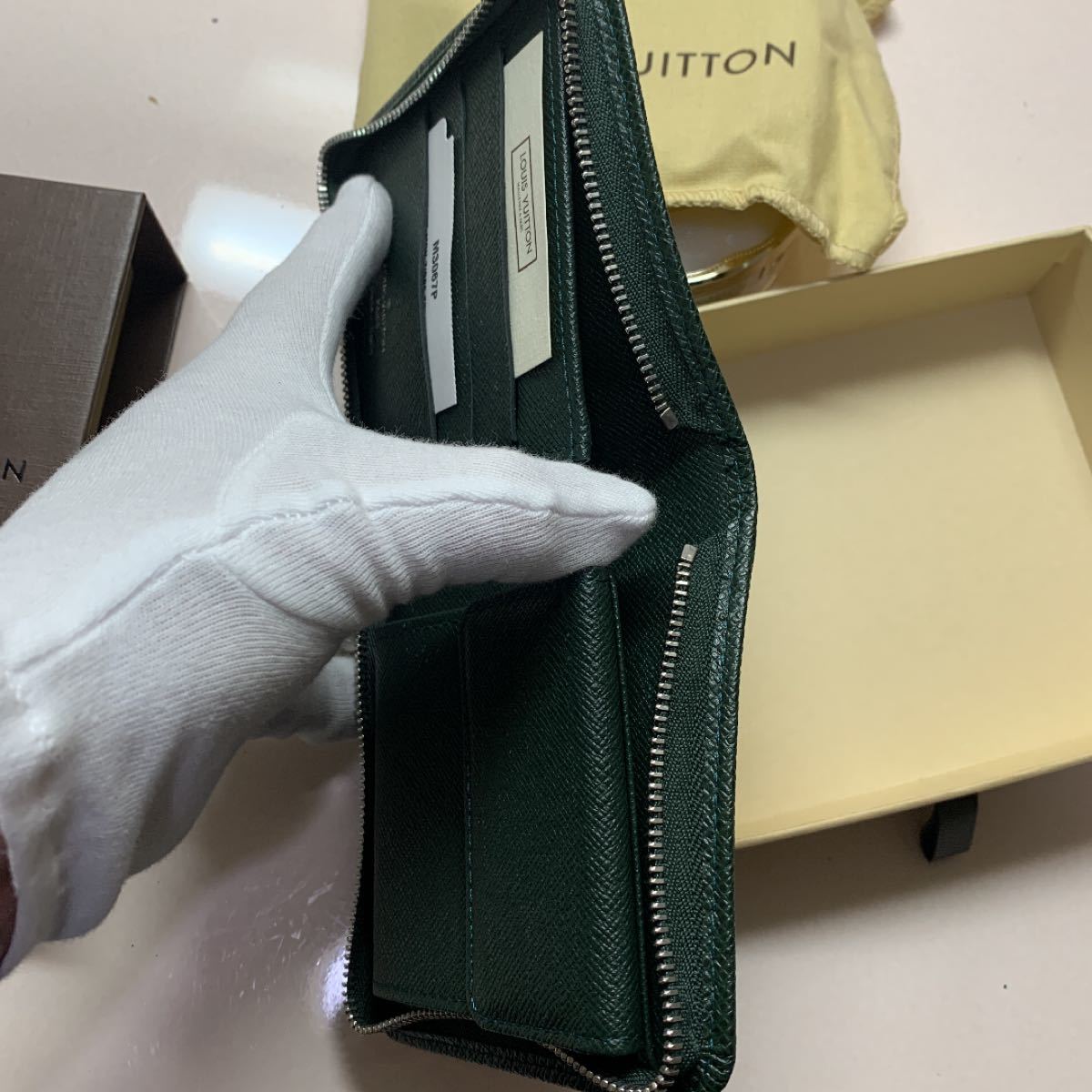 ルイヴィトン タイガ 折り財布 未使用 | prismanerodavola.com
