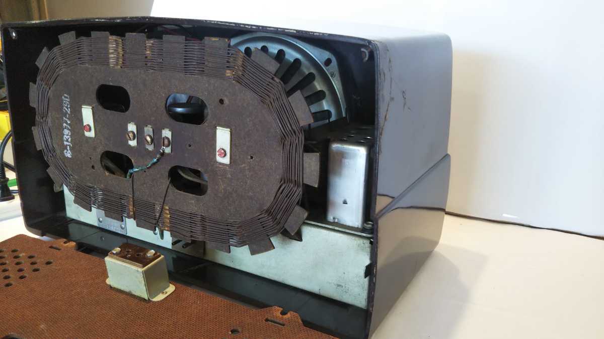 ゼニスZENITH(アメリカ)、真空管ラジオ、7H820型(1948年 ゼニスZENITH(アメリカ)、真空管ラジオ、7H820型(1948年