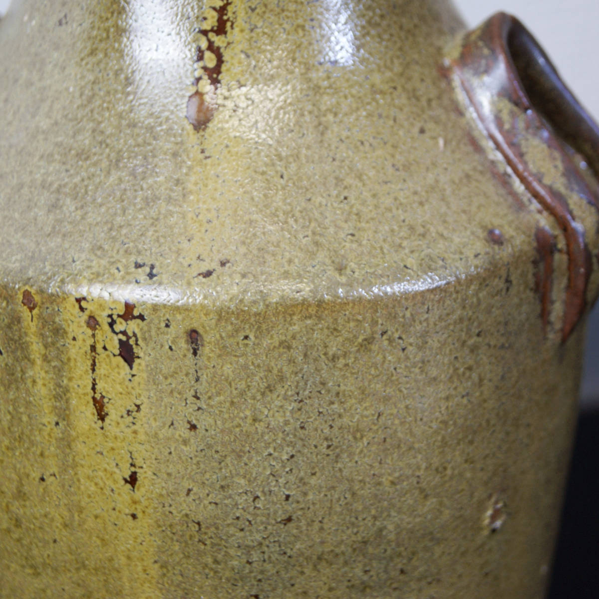 S0557-4【陶器の壺型花瓶 花生け 花瓶 フラワーベース 高さ22cm】作者不明ながら色・デザインとも良いものです◎_画像9