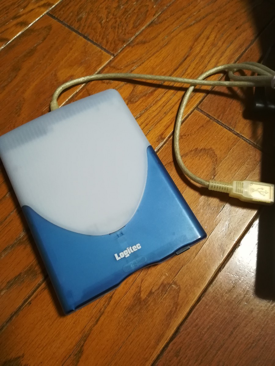 お値下げ中　☆　Logitec フロッピーディスクドライブ　FDD LFD-31UJ ロジテック USB