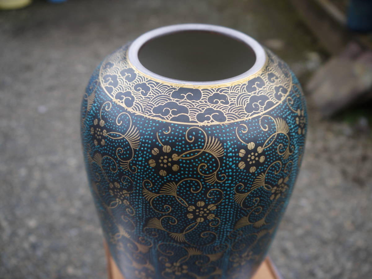 【H10519】 中古未使用 九谷焼 義山窯 花瓶 青粒金彩 花器 「直径16cmｘ高さ24cm」_画像5