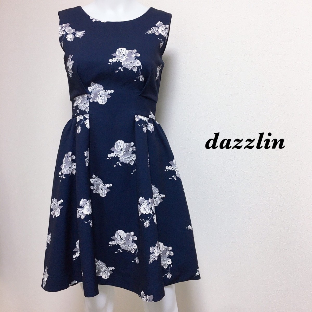 Paypayフリマ Dazzlin シック花柄タンクワンピース Paypayフリマ Dazzlin シック花柄タンクワンピース