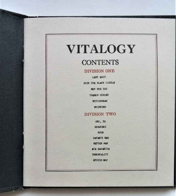 中古CD　Pearl Jam『 Vitalogy 』輸入盤 / 品番：EK66900 / 紙ジャケット仕様_画像2