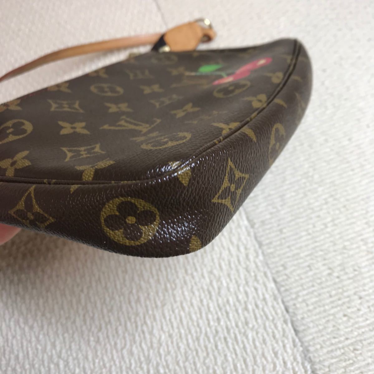 極美品,ルイヴィトン限定品 村上隆アクセサリーバッグ,ストラップは