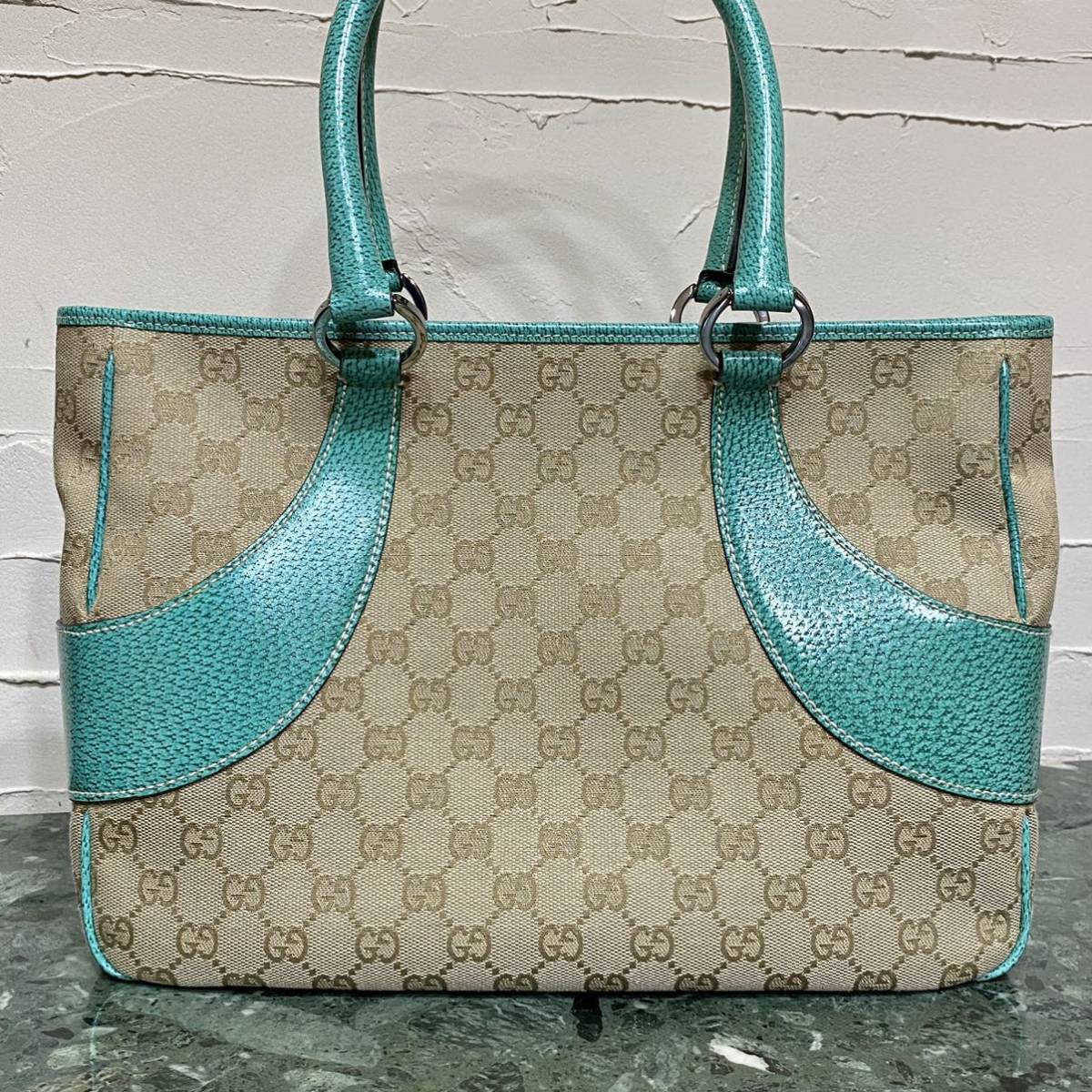 未使用 超美品 希少カラー GUCCI ハンドバッグ エメラルドグリーン GGキャンバス×レザー トートバッグ スプリーム_画像3