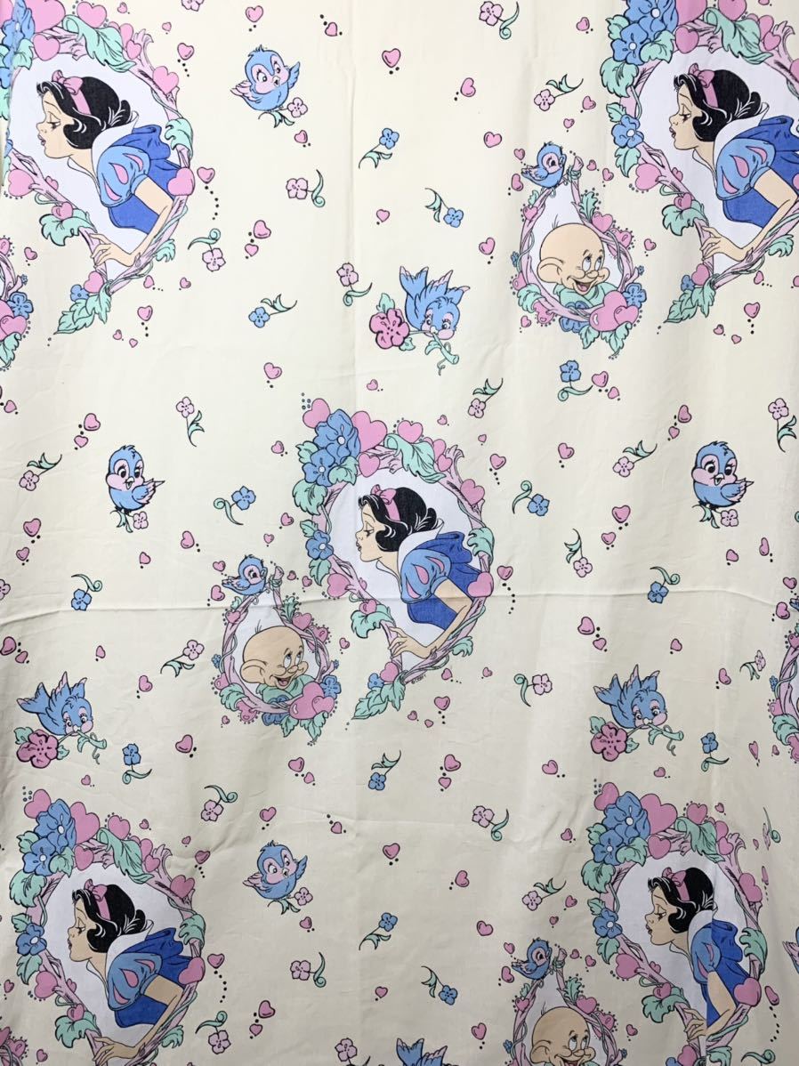 Aucru Com ビンテージ Usa製 Disney ディズニー 白雪姫 総柄 フラットタイプ ベットシーツ 雑貨 大判 生地 リメイク ファブリック Aucru Com ビンテージ Usa製 Disney ディズニー 白雪姫 総柄 フラットタイプ ベットシーツ 雑貨 大判 生地 リメイク ファブリック